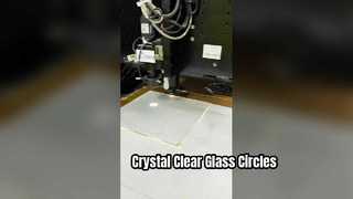 Круг из сверхпрозрачного стекла толщиной 2 мм, вырезанный лазером