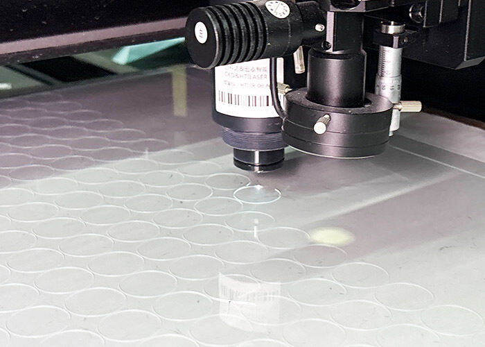 Laser Glass Cutting Machine designed to reduce glass breakage and improve yield rates in glass cutting production lines  To Speed 0-500mm/s